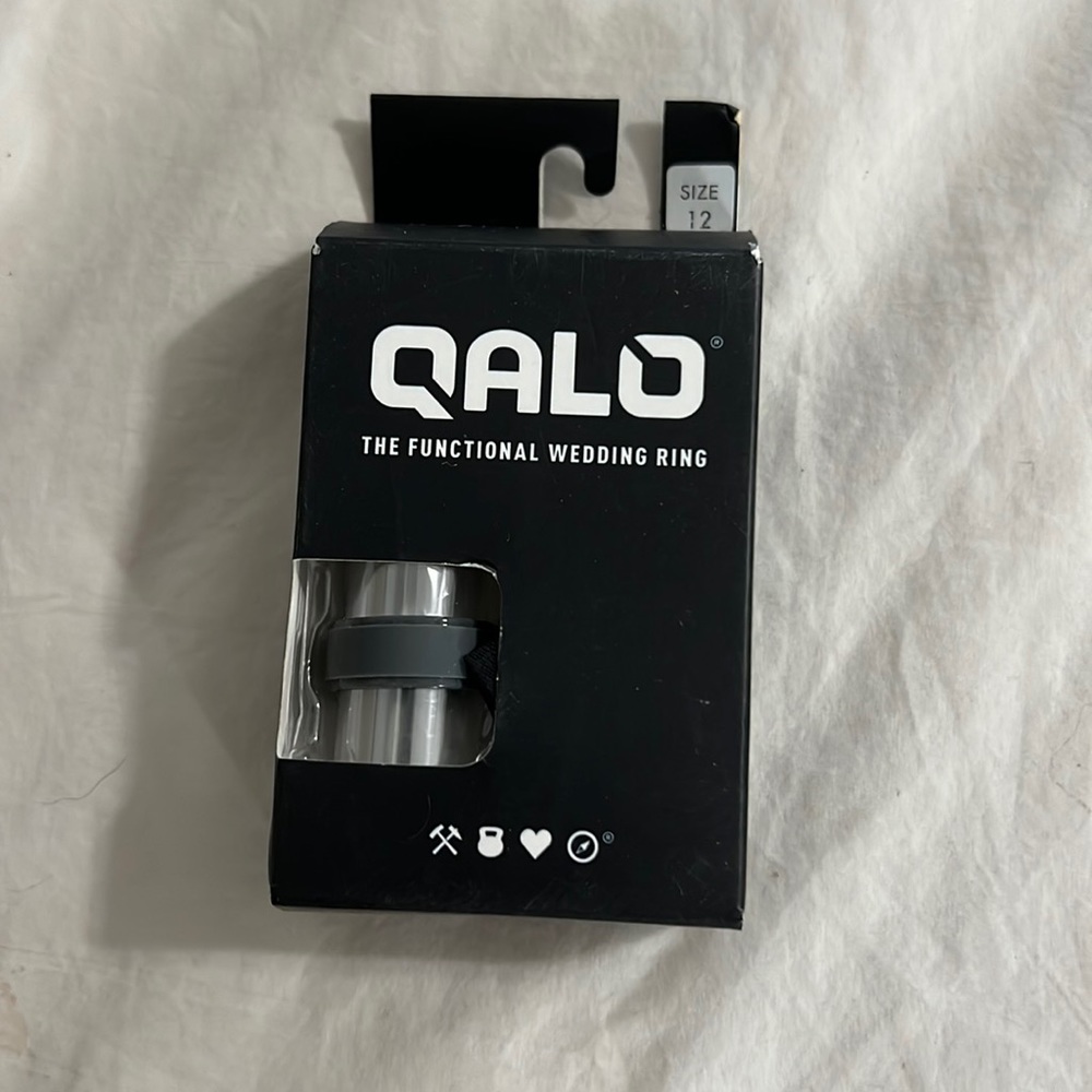 Qalo mens ring